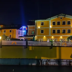 Kamml Hotel